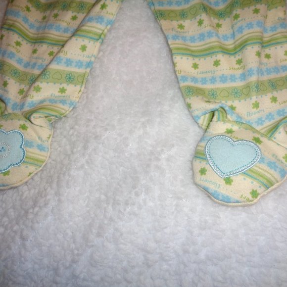 VITAMINS Baby 2 Piece Bunny Outfit with Rattles in Feet Size 6 - 9 Month… - Picture 8 of 9
